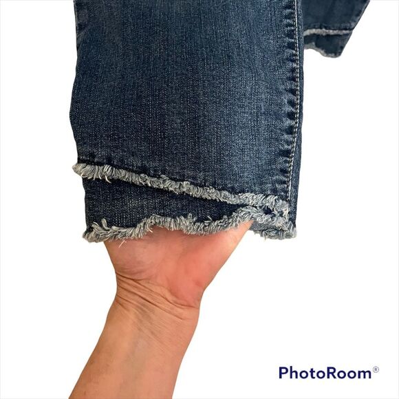 Torrid Women's Blue Denim TALL Cropped Ankle Jeans Fringe Hem Mid Rise Size 16T - Picture 2 of 10